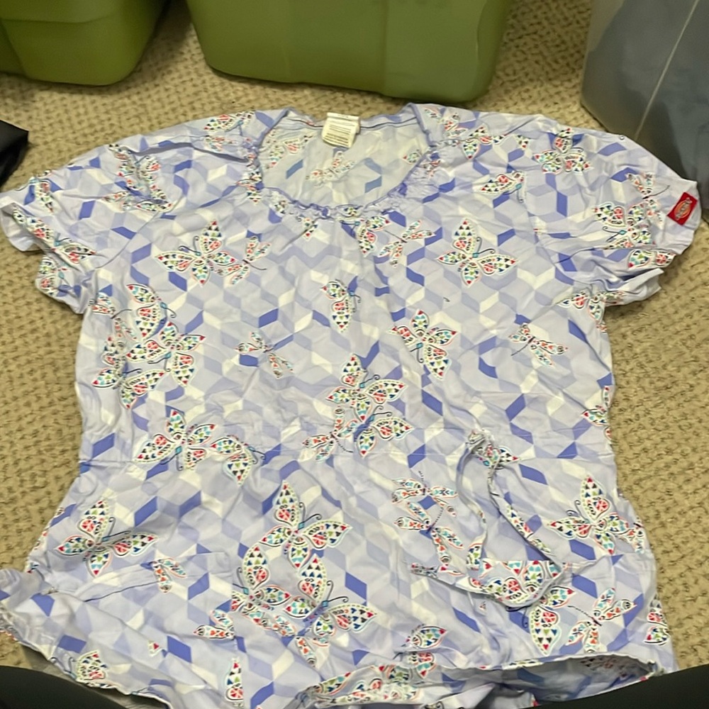 Women’s scrub top